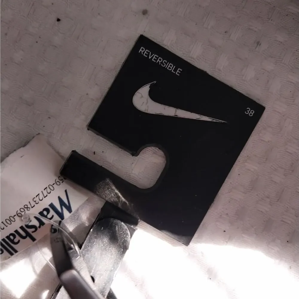 NWT! NIKE! GENUINE LEATHER BLACK IR WHITE REVERSIBLE BELT! AWESOME! SZ 38